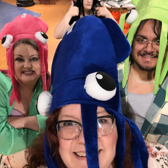 SUMMERTIME !!! Meet your Posher, April - Picture 6 of 9